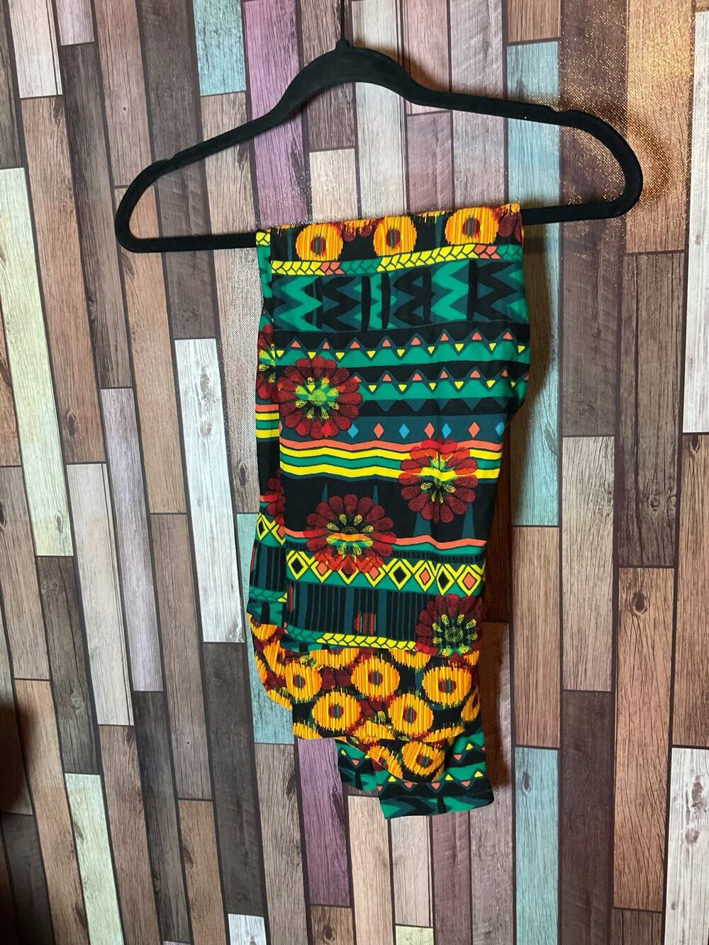 Lularoe Leggings Vibrant Tribal  Pattern With Floral Print Women’s Size TC 12-18